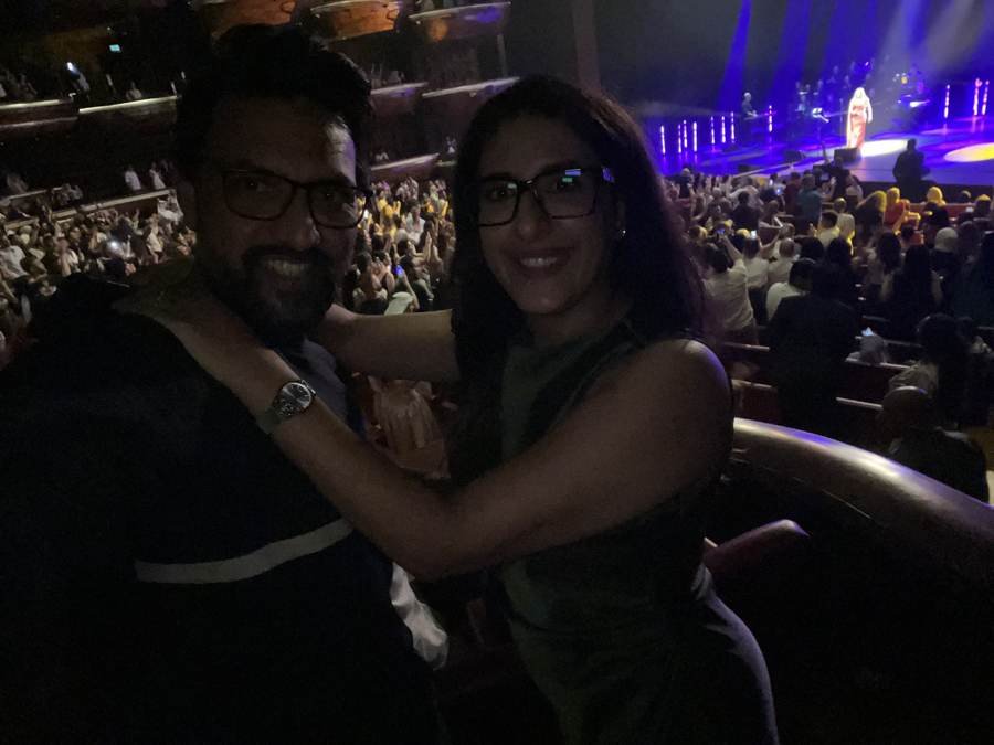 concert, holding tight