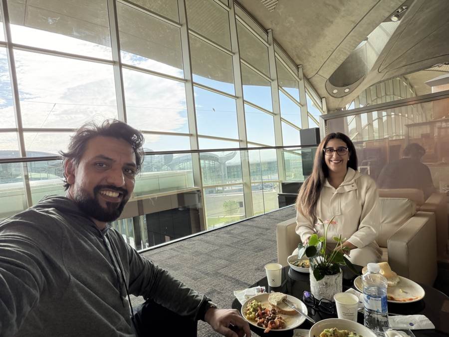 lounge work date